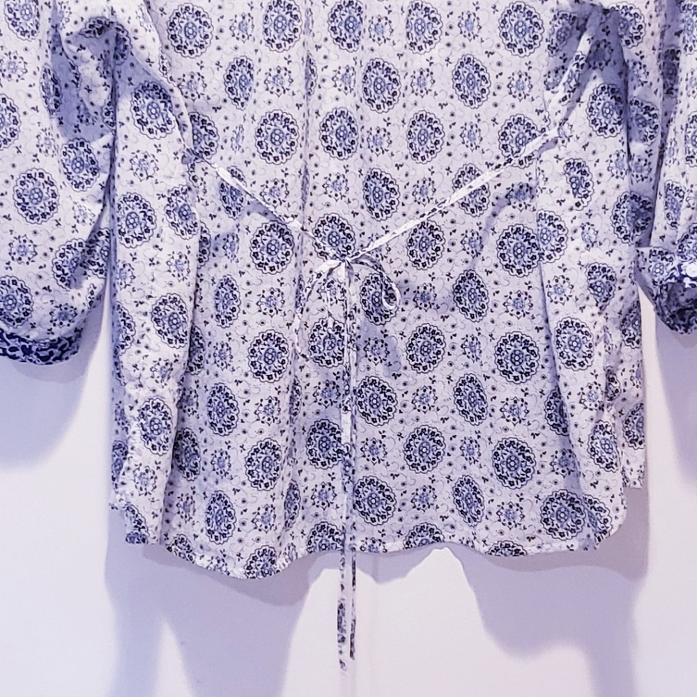 Forever 21+ plus sizes blouse - size 1X - Picture 8 of 10